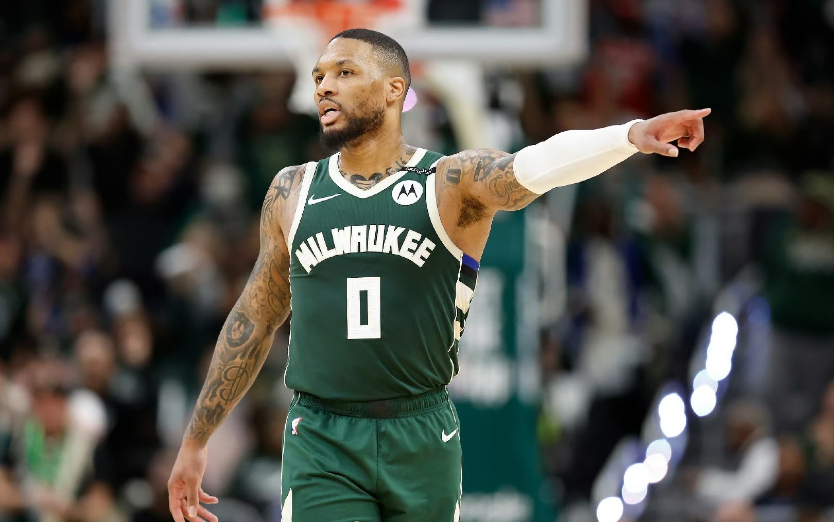 今晚体能课后，密尔沃基雄鹿单刀错失备战德甲，压力陡增，细节决定成败的简单介绍