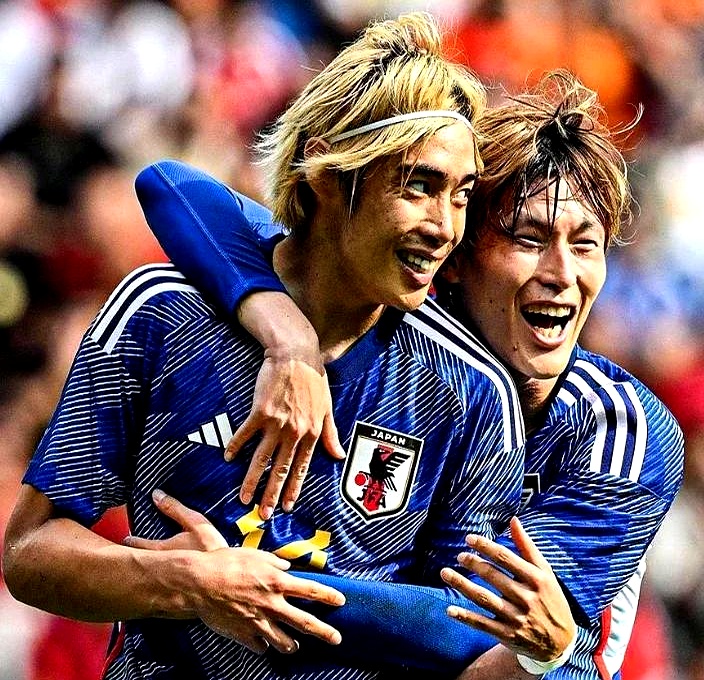 包含足总杯今晨再迎强敌，西汉姆单刀错失，主帅态度：压力陡增，赛程密集仍需轮换的词条