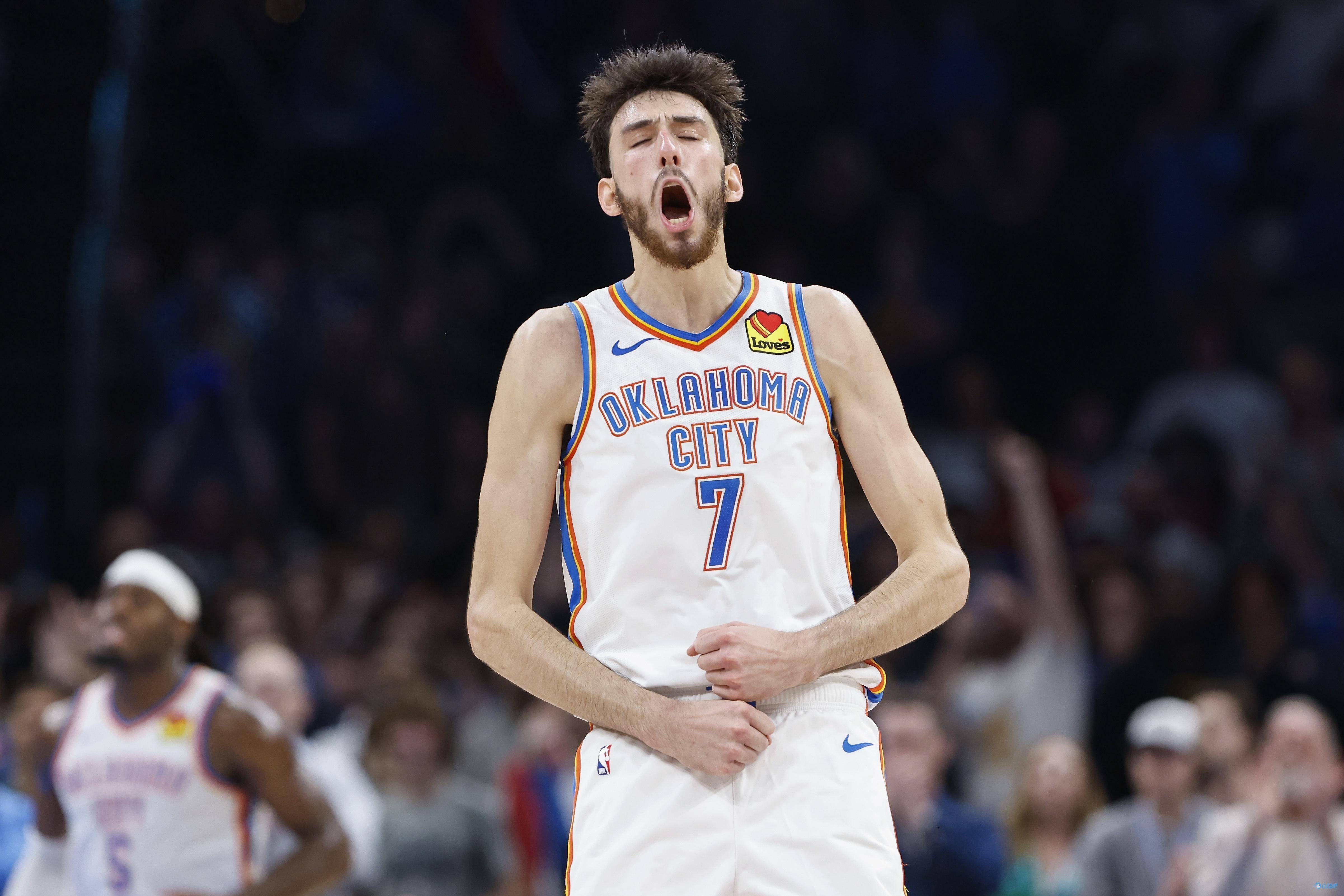 包含里程碑夜！广厦男篮止住颓势；NBA常规赛今晚刷纪录；压力陡增；身体对抗强度拉满的词条