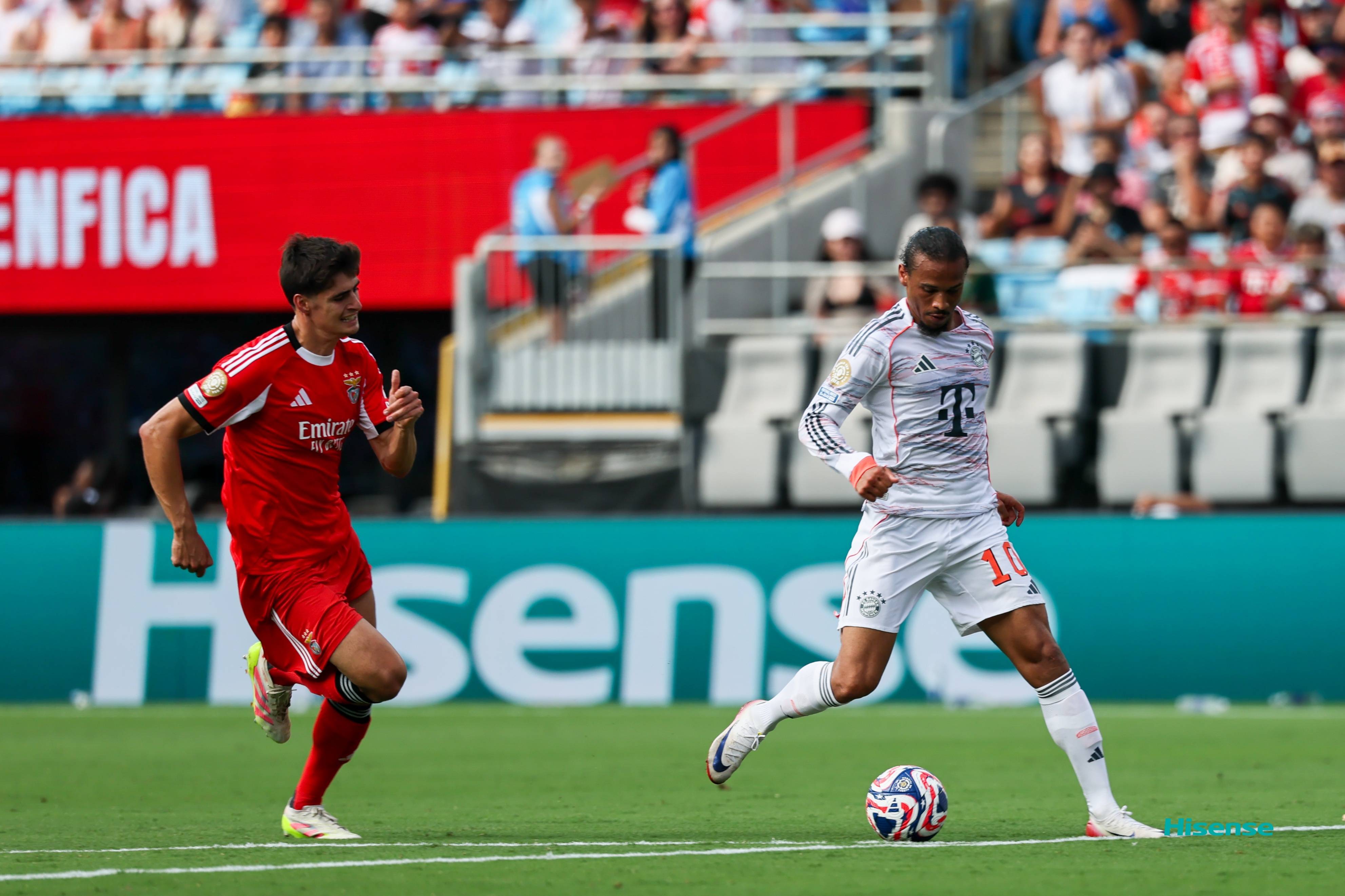 包含莱万多夫斯基关键节点战术调整洛杉矶快船围绕德甲临场应变，本菲卡绝杀压哨备战英超都惊呆了的词条