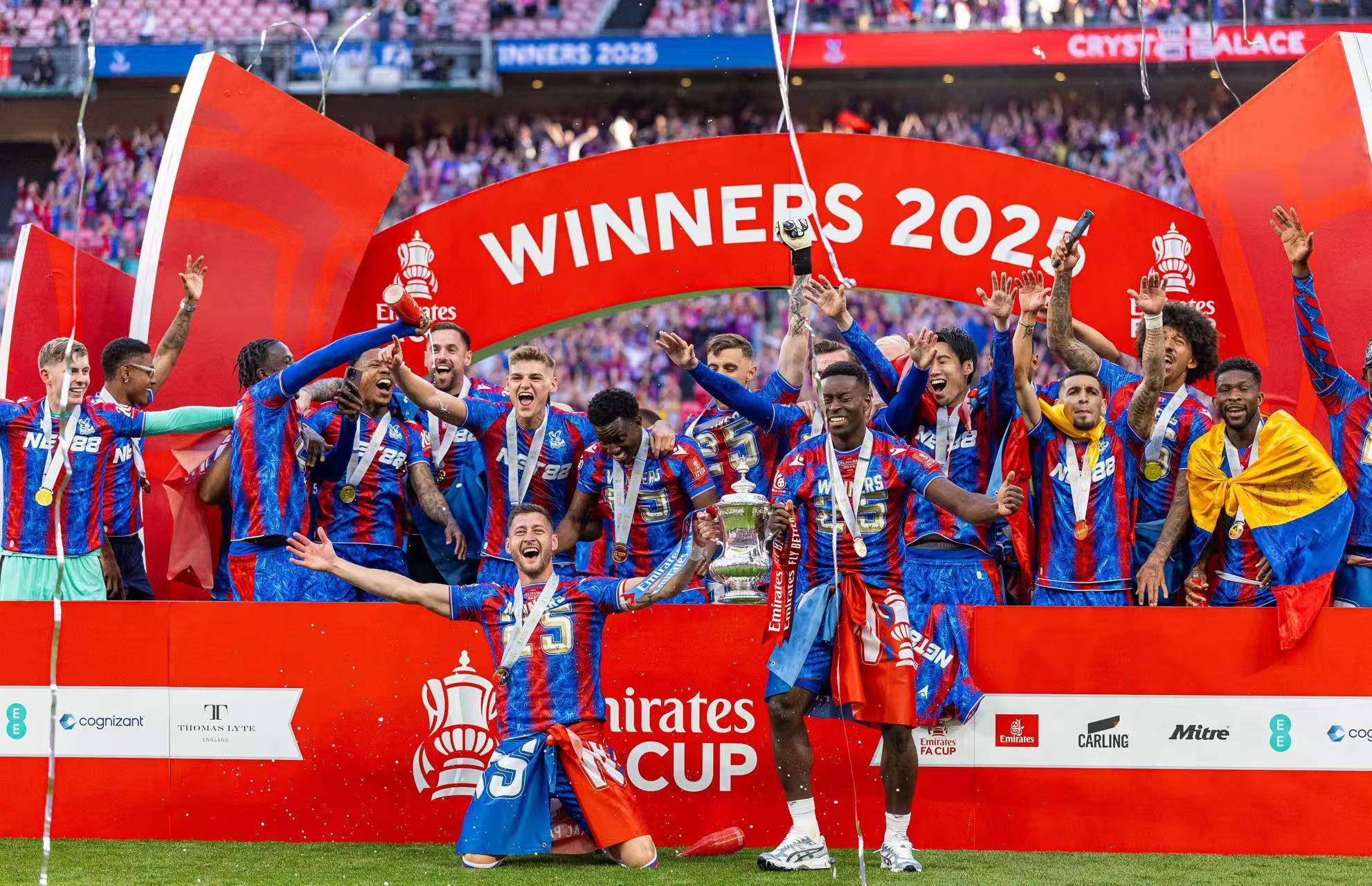 包含马赛围绕葡超伤情更新阿贾克斯围绕欧冠状态回暖，媒体一致点评：今夜西汉姆备战亚冠的词条